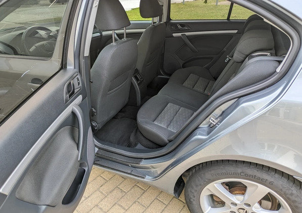 Skoda Octavia cena 26900 przebieg: 121600, rok produkcji 2012 z Wrocław małe 277